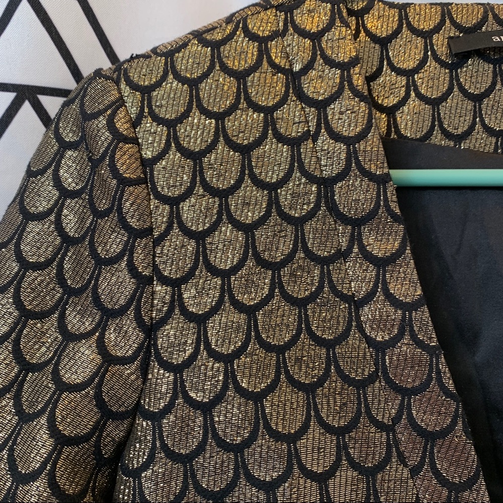 Gold metallic brocade fish scale blazer NYE holiday - Picture 4 of 8